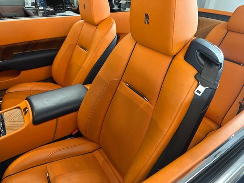 Used 2016 Rolls-Royce Dawn RWD image 13
