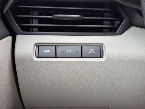 Used 2025 Nissan Altima 2.5 SV FWD image 24