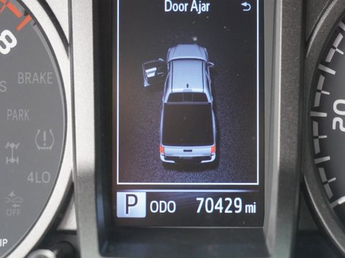 Used 2023 Toyota Tacoma TRD Sport w/ Advanced Technology Package image 24