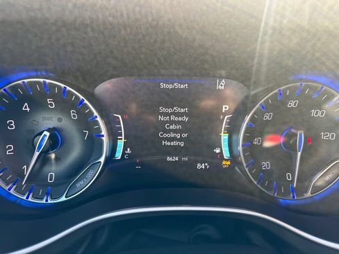 Used 2025 Chrysler Voyager LX FWD image 18