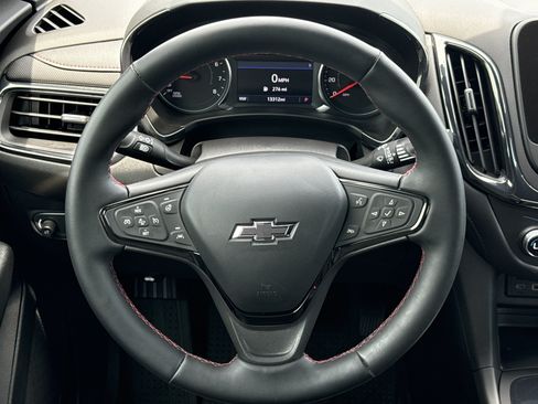 Used 2023 Chevrolet Equinox RS w/ RS Leather Package FWD image 18