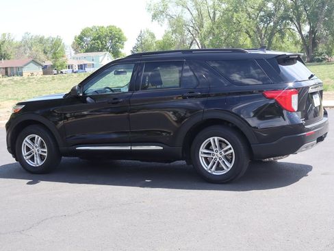 Used 2021 Ford Explorer XLT w/ Equipment Group 202A AWD/4WD image 8