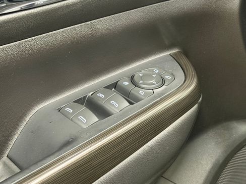 Used 2023 GMC Acadia SLT w/ Elevation Edition AWD/4WD image 40