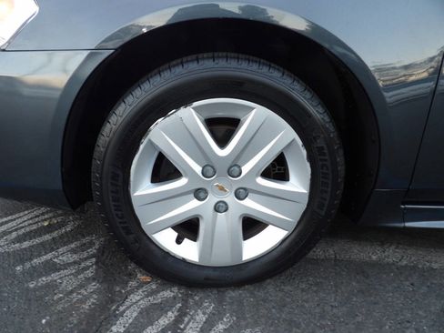 Used 2011 Chevrolet Impala LS image 13