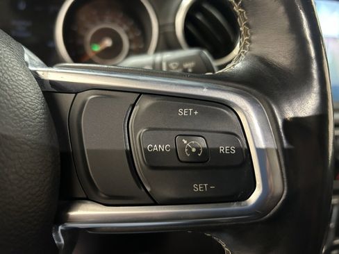Used 2020 Jeep Gladiator Overland image 21