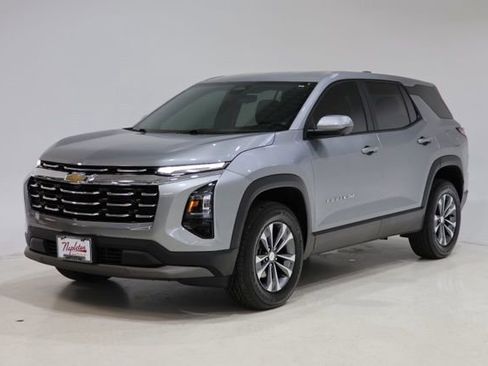 Used 2025 Chevrolet Equinox LT w/ Safety and Technology Package FWD image 3