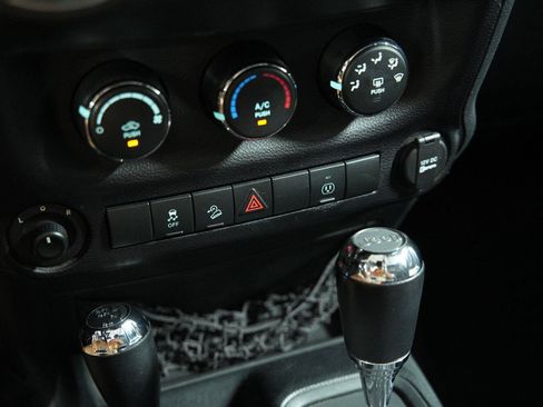 Used 2016 Jeep Wrangler Unlimited Sahara w/ Max Tow Package AWD/4WD image 43