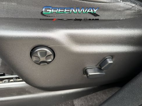 Used 2015 Jeep Grand Cherokee Altitude RWD image 17