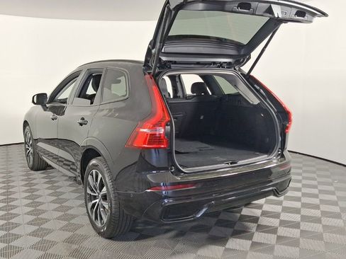 Used 2025 Volvo XC60 B5 Plus AWD/4WD image 12