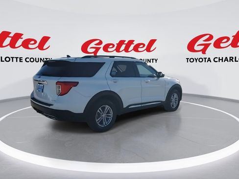 Used 2023 Ford Explorer XLT w/ Equipment Group 202A image 8