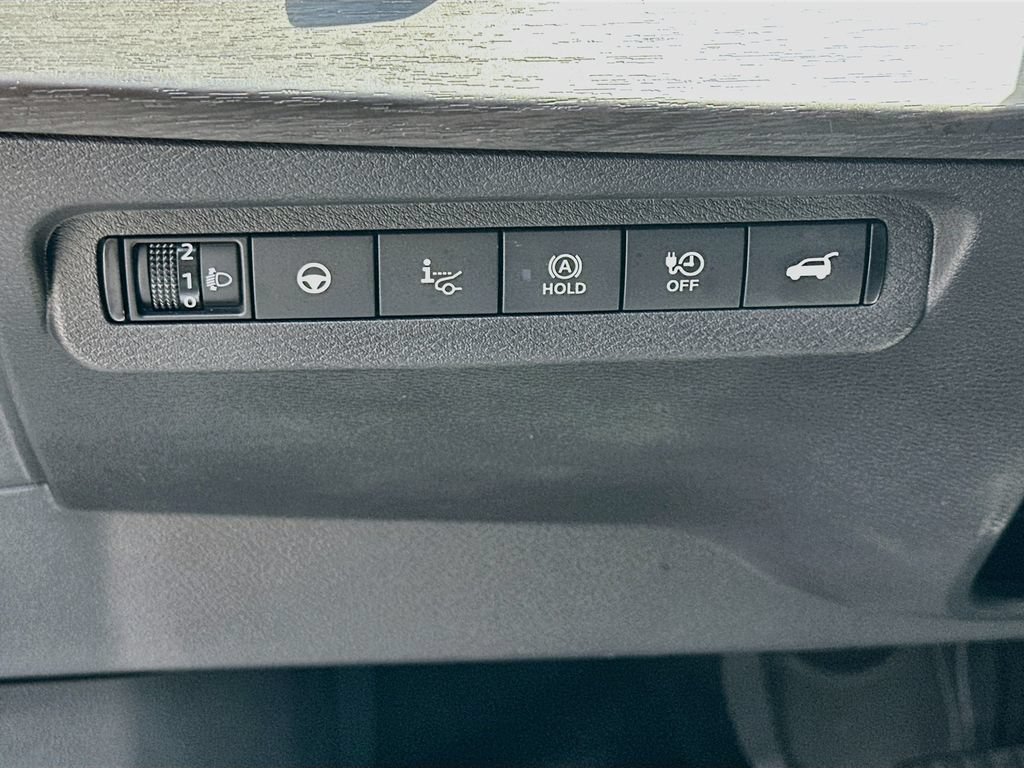 Used 2024 Nissan Ariya AWD image 10