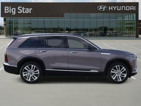 Used 2026 Cadillac Vistiq Luxury image 5