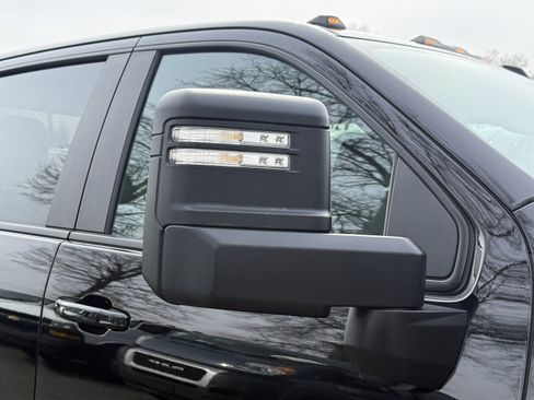 Used 2025 Chevrolet Silverado 3500 LT w/ Safety Package AWD/4WD image 41