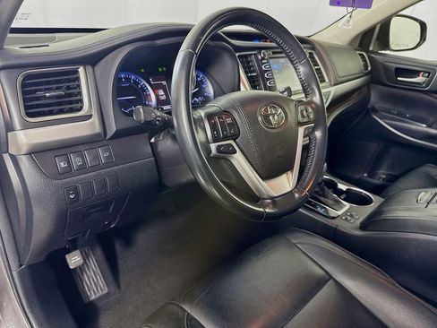 Used 2018 Toyota Highlander XLE FWD image 9