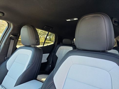 Used 2025 Chevrolet Equinox EV LT image 12