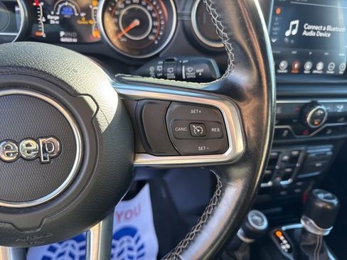 Used 2019 Jeep Wrangler Unlimited Sahara image 16