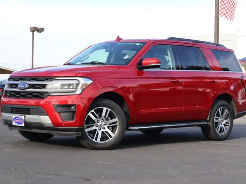 Certified 2022 Ford Expedition XLT RWD image 19