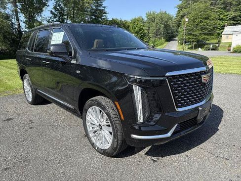 New 2026 Cadillac Escalade Luxury w/ LPO, Floor Liner Package AWD/4WD image 4