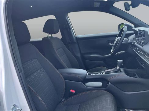 Certified 2025 Honda HR-V Sport image 9