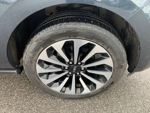 Used 2022 Lincoln Navigator L Reserve AWD/4WD image 12