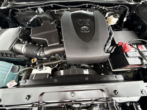 Used 2023 Toyota Tacoma SR AWD/4WD image 17
