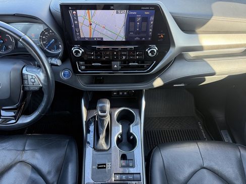 Used 2020 Toyota Highlander Limited image 24