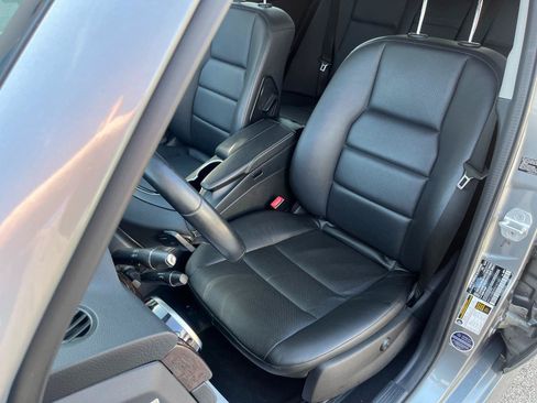 Used 2013 Mercedes-Benz GLK 350 4MATIC image 11