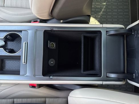 Used 2025 Lincoln Nautilus Reserve image 26