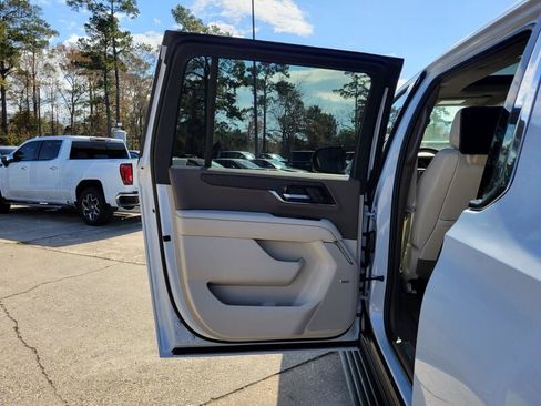 New 2026 GMC Yukon XL Denali w/ Denali Reserve Package RWD image 30