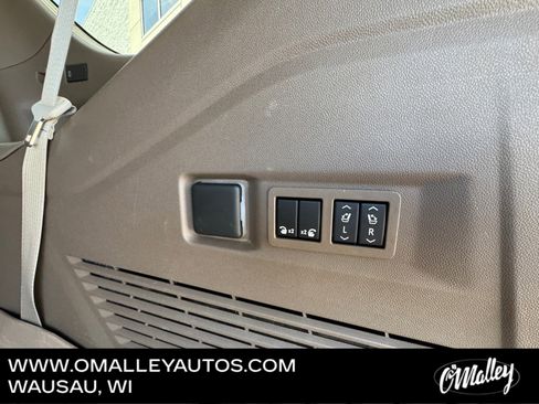 Used 2025 GMC Yukon Denali AWD/4WD image 17