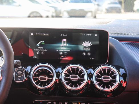 Used 2021 Mercedes-Benz GLA 35 AMG 4MATIC image 14