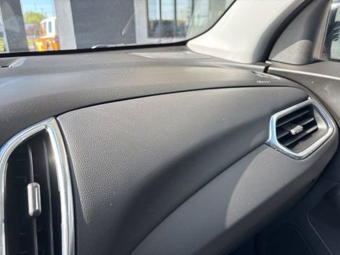 Used 2022 Chevrolet Equinox LT FWD image 18