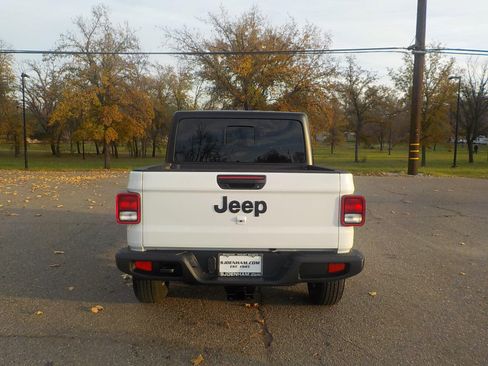 New 2026 Jeep Gladiator Sport image 5
