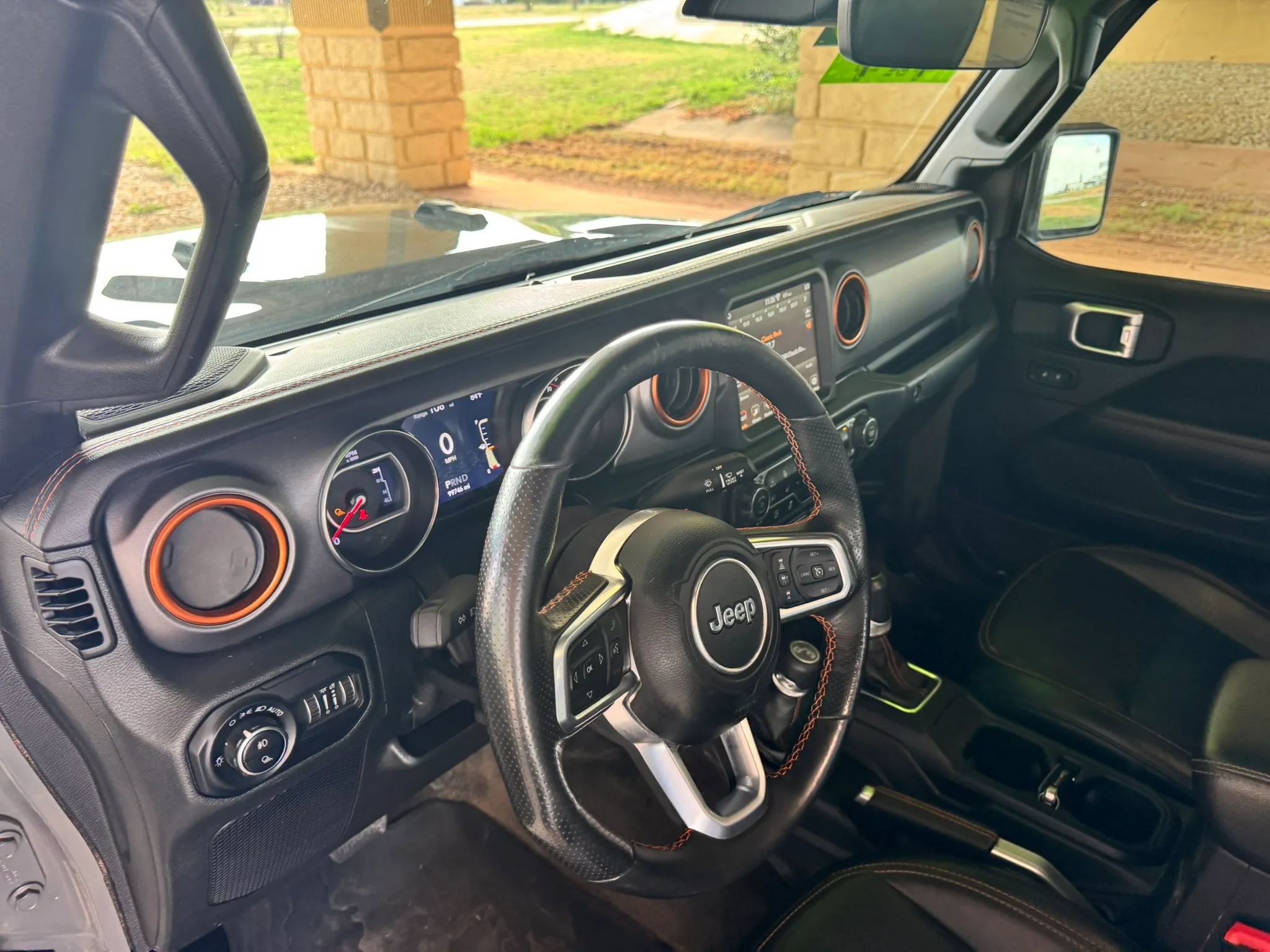 Used 2020 Jeep Gladiator Mojave AWD/4WD image 12