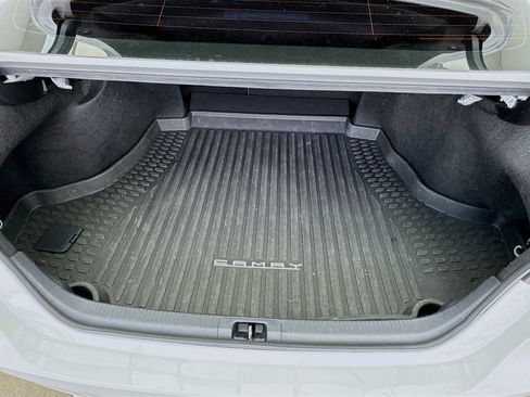 Used 2024 Toyota Camry SE image 16