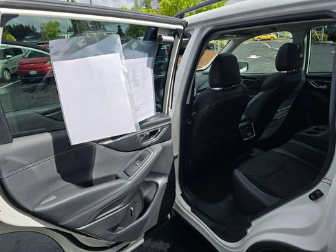 Used 2020 Subaru Forester Premium AWD/4WD image 9