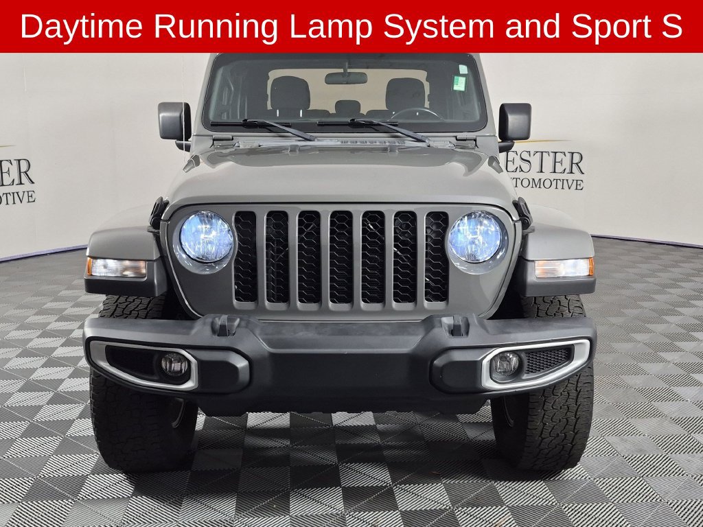 Certified 2022 Jeep Gladiator Sport AWD/4WD image 12
