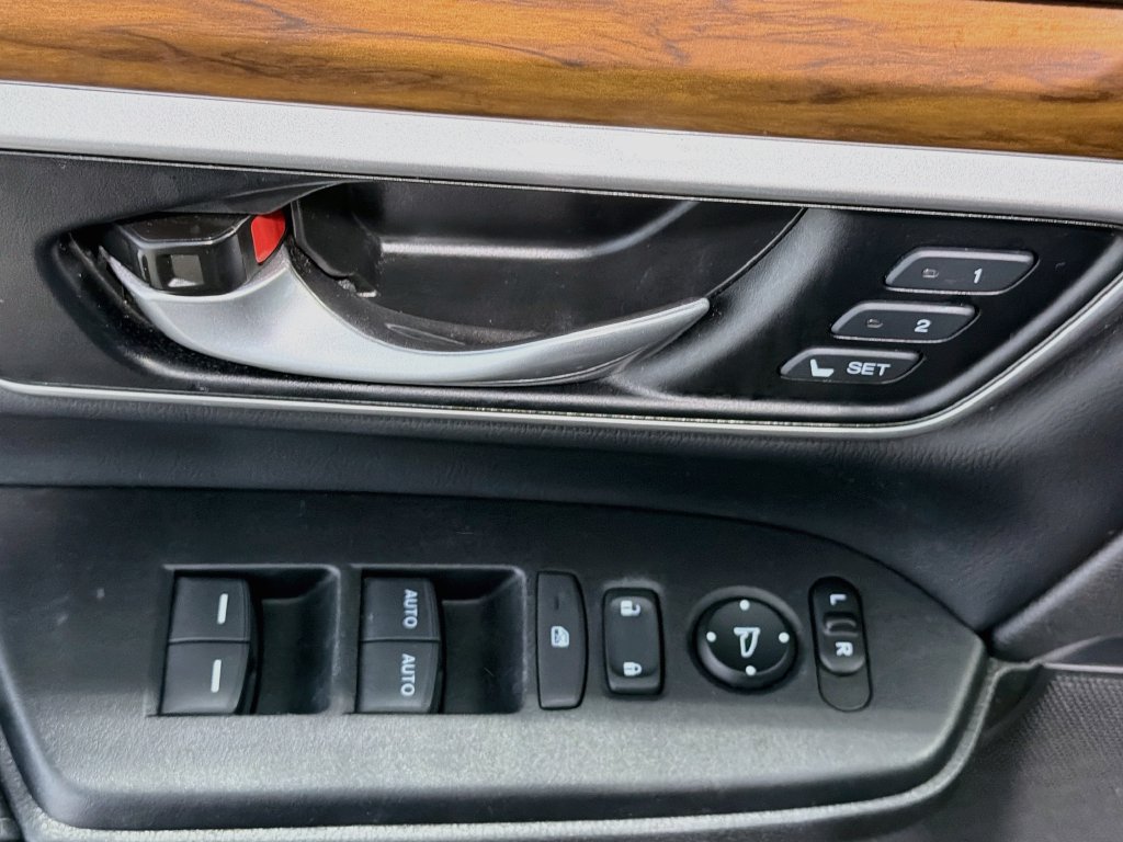 Used 2020 Honda CR-V EX-L image 16