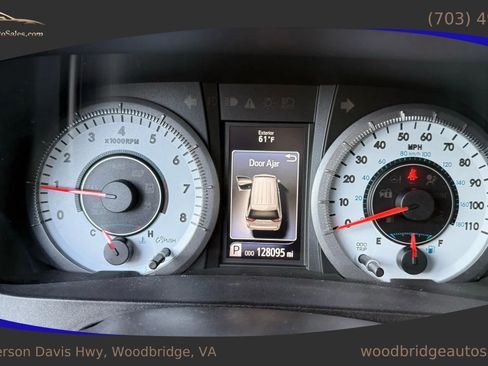 Used 2016 Toyota Sienna SE Premium image 17