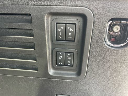 Used 2024 Chevrolet Traverse RS w/ LPO, Floor Liner Package image 32