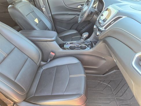 Used 2022 Chevrolet Equinox Premier image 9