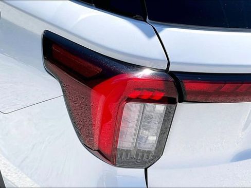 Used 2025 Ford Explorer ST-Line w/ ST-Line Street Pack AWD/4WD image 30