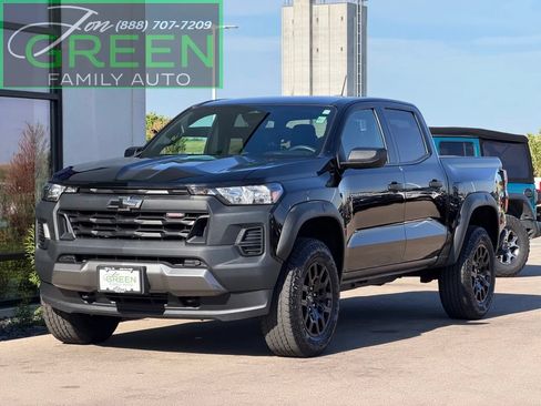 Used 2024 Chevrolet Colorado Trail Boss w/ Advanced Trailering Package AWD/4WD image 1