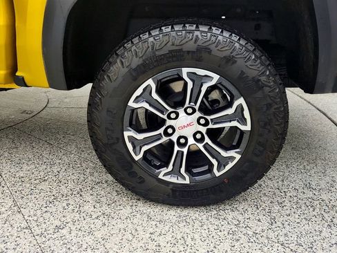 Used 2023 GMC Canyon AT4 w/ AT4 Premium Package image 9