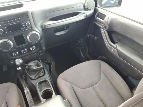 Used 2016 Jeep Wrangler Unlimited Sport w/ Connectivity Group image 15