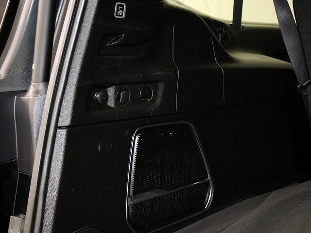 Used 2023 Jeep Wagoneer L Series III w/ Preferred Equipment Group AWD/4WD image 33