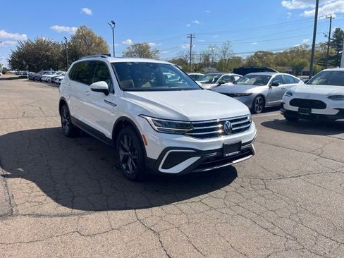 Used 2023 Volkswagen Tiguan SE AWD/4WD image 23