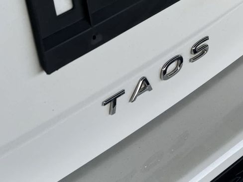 Certified 2024 Volkswagen Taos S FWD image 10