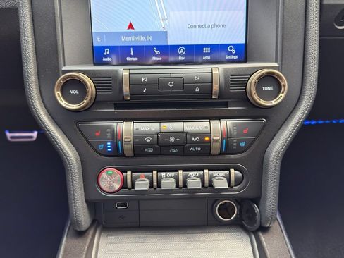 Used 2021 Ford Mustang Shelby GT500 w/ Technology Package RWD image 29