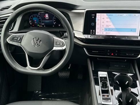 New 2024 Volkswagen Atlas Cross Sport SE FWD image 14
